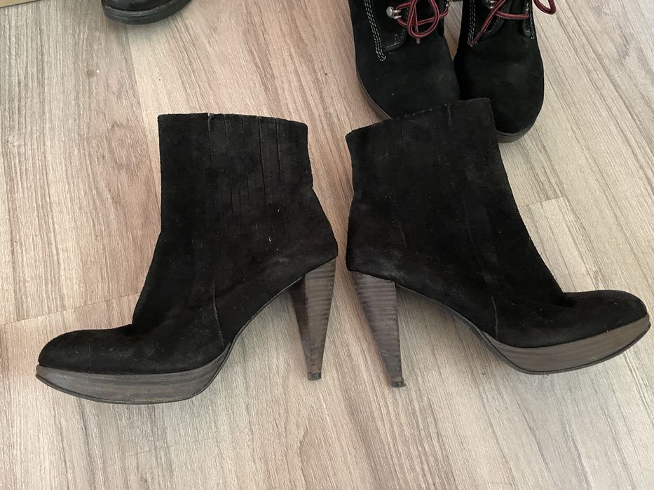 Дамски велурени боти на ток