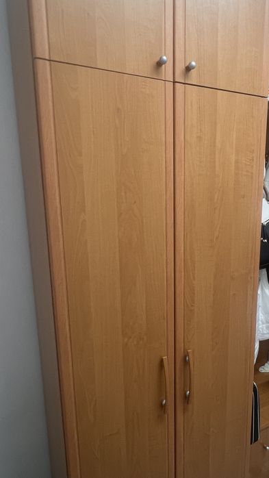 Шкаф продам поятяной с антресолью