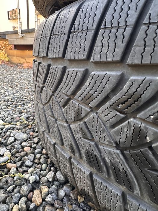 Set roți jante iarnă BMW X5 F15 X6 F16 255/55/18 Goodyear UltraGrip XL