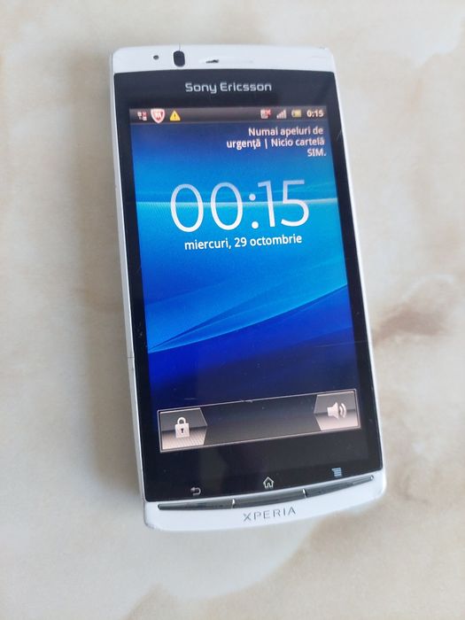Vând Sony Ericsson Xperia Arc S (LT18i) White/Alb (codat) //poze reale