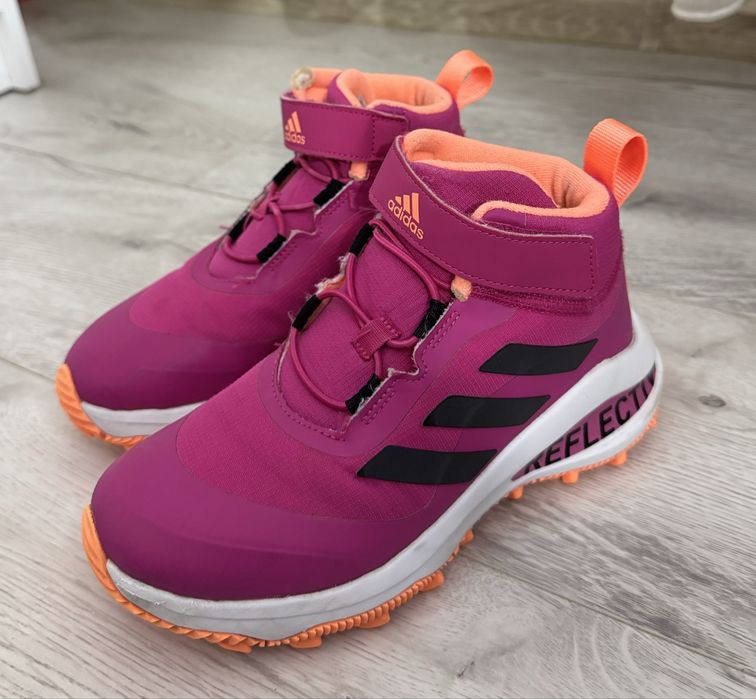 Ghete adidas pentru fete