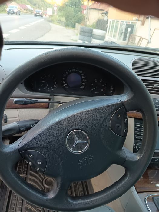 Vând Mercedes e clasa 2.2