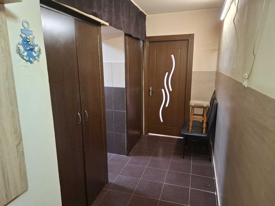Vand apartament cu 2 camere,mobilat