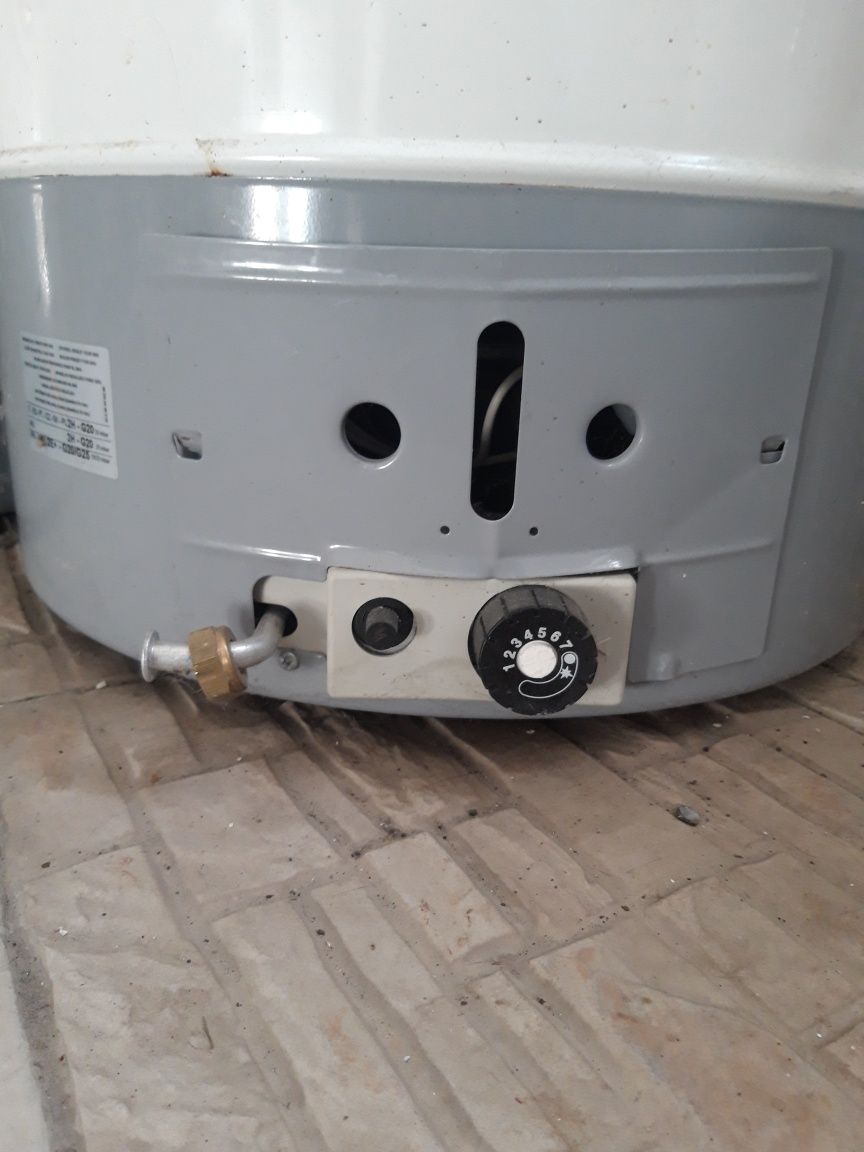 Boiler pe gaz Ariston 160L