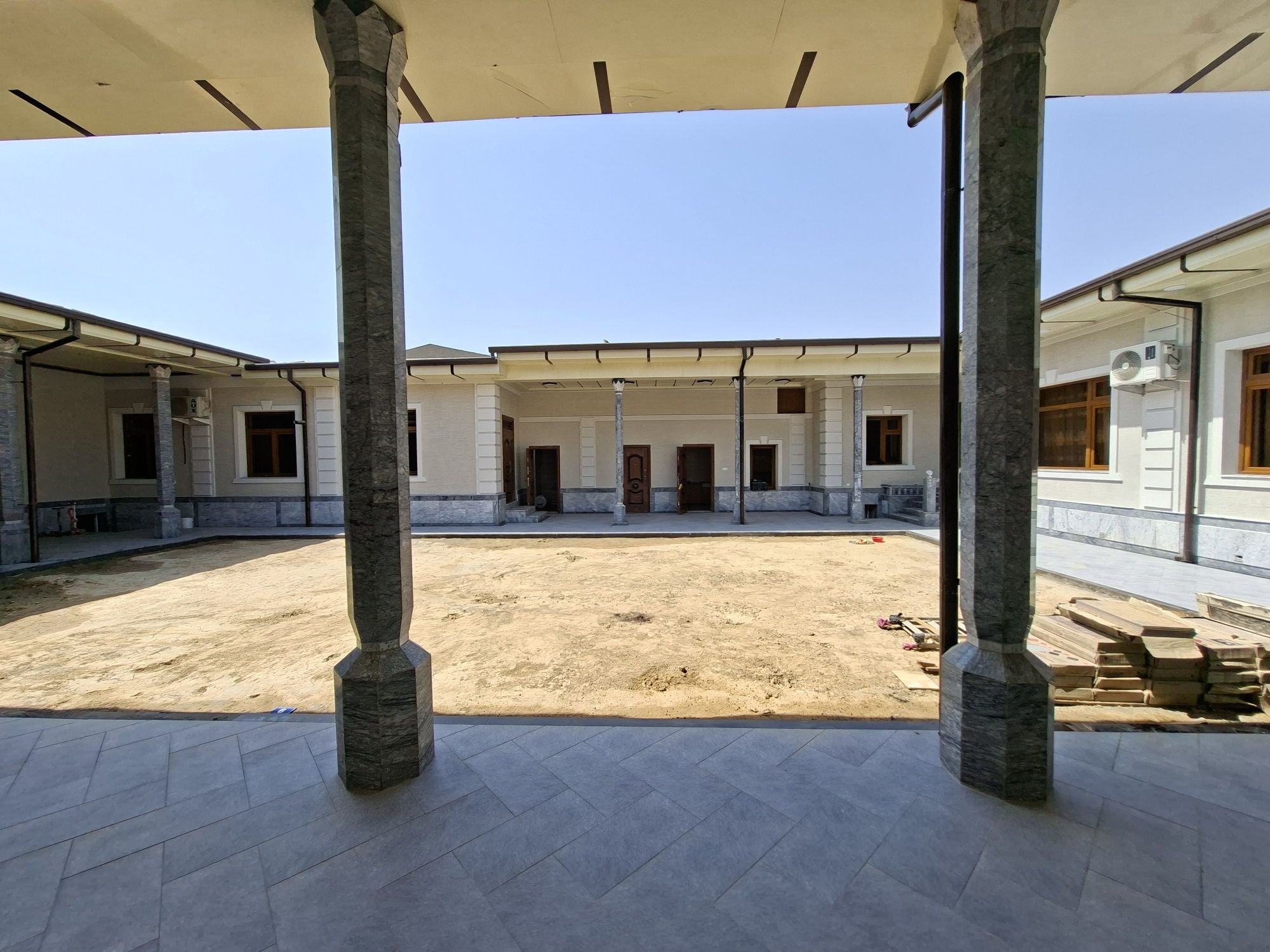 Uchastka sotiladi