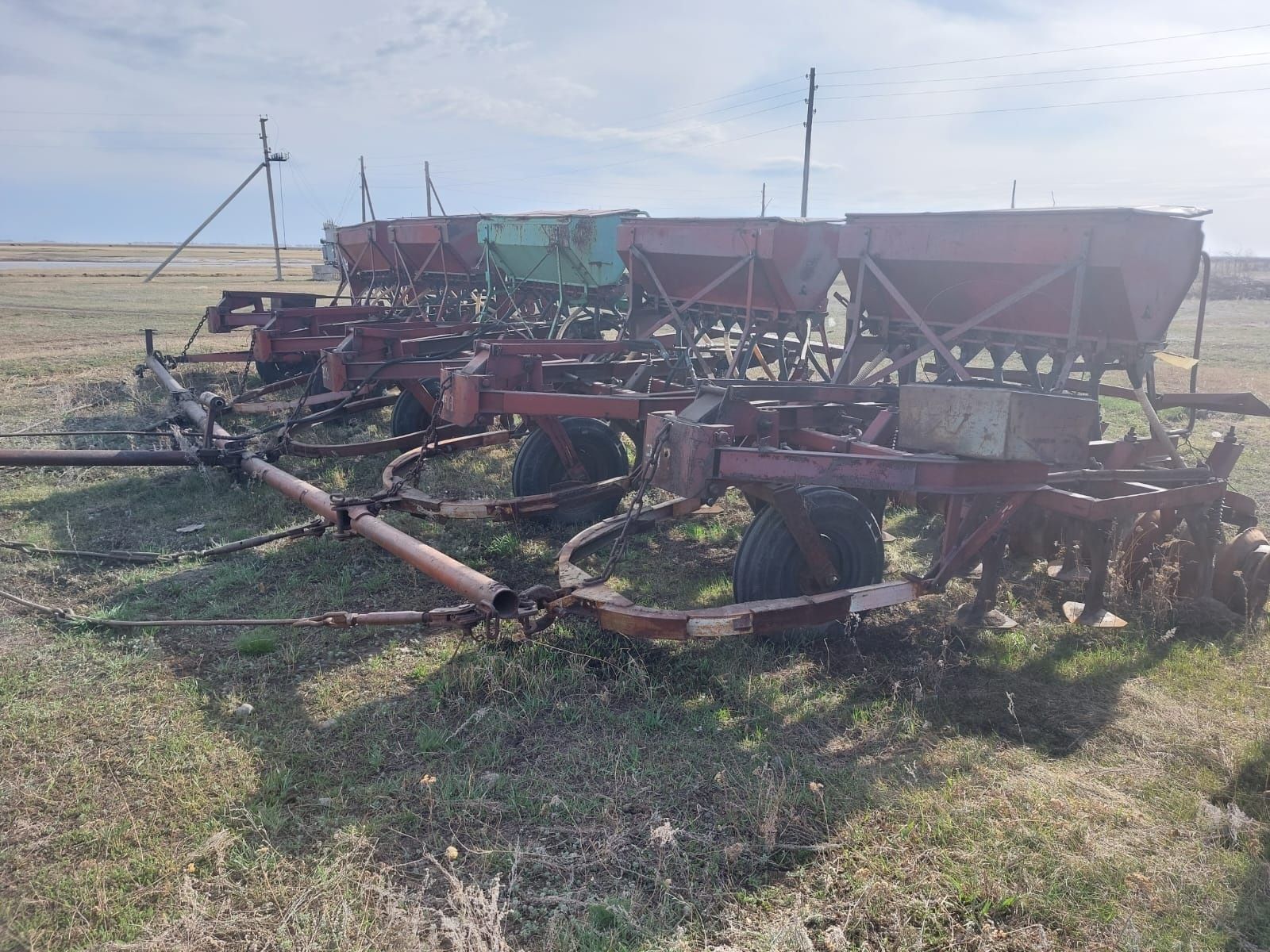 Продам сеялки СЗС 2.1 в сцепке 5 единиц, нового образца.