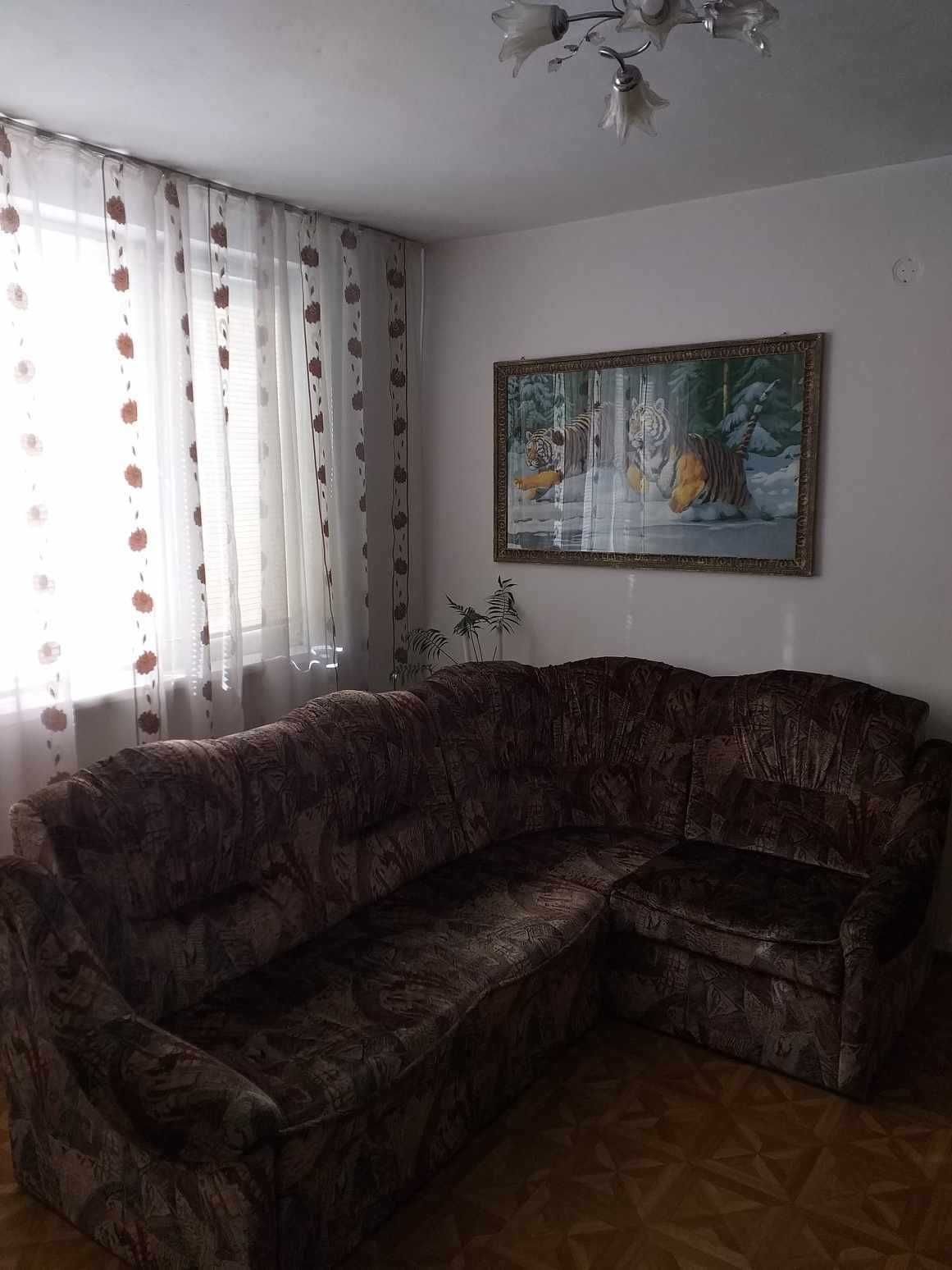 Vand un apartament cu trei camere