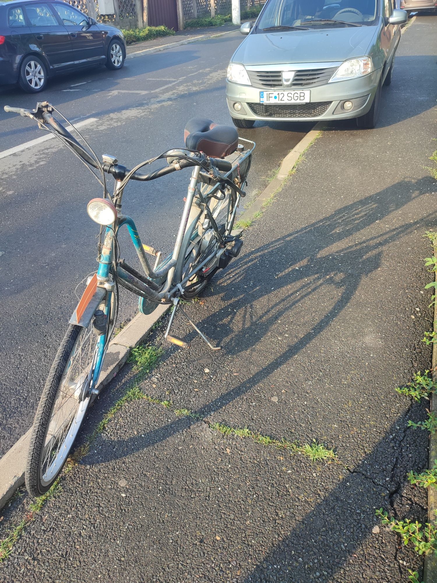 Vând bicicleta cu motor sachs