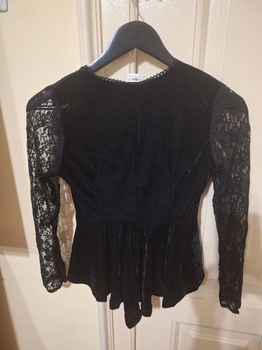 Bluza eleganta de catifea și dantela