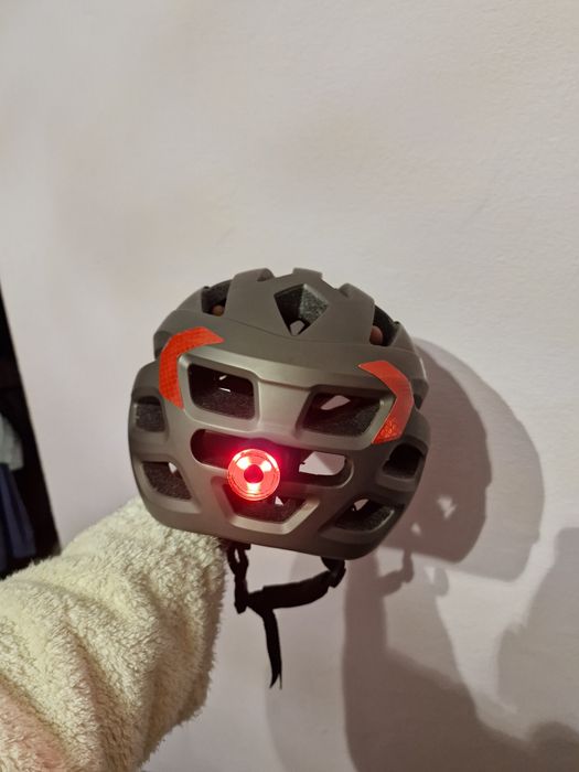 Cască ciclism si ruxac !!
