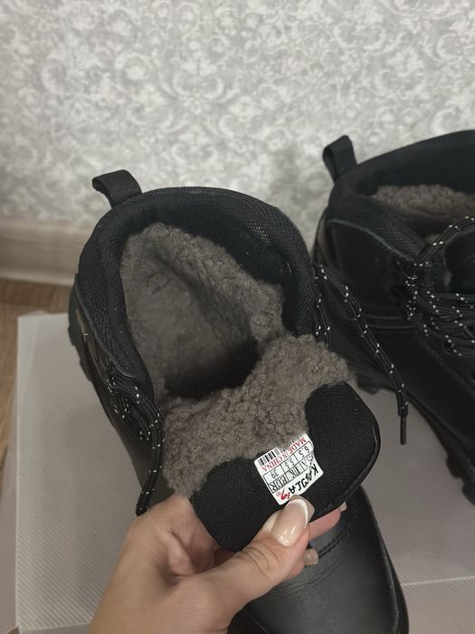 Продам зимние ботинки