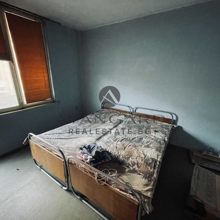 Продава се Тристаен апартамент в Пловдив, Кючук Париж - 101 кв.м за 1395 €/кв.м - Снимка #2