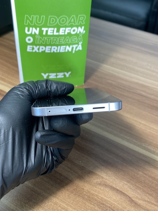 Samsung Galaxy s25 plus • 256 GB • Silver Shadow