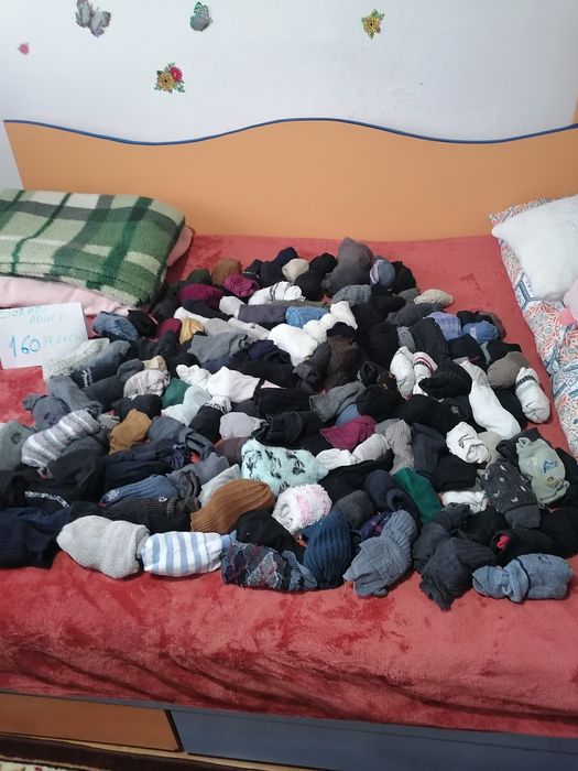 REDUCERE :  160 perechi de ciorapi pentru adulți