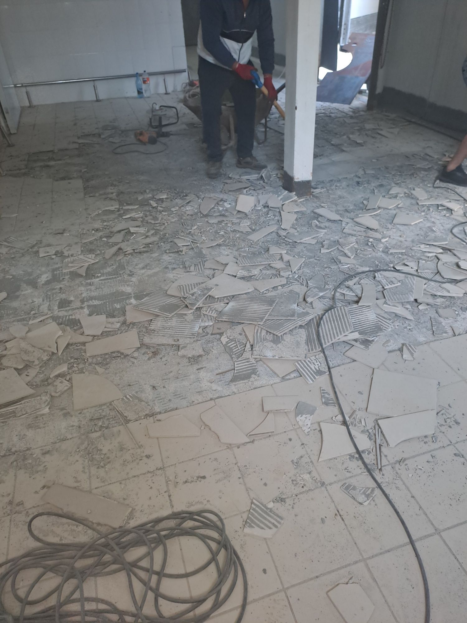 Săpături manuale/Demolări/Rapid si Ieftin.