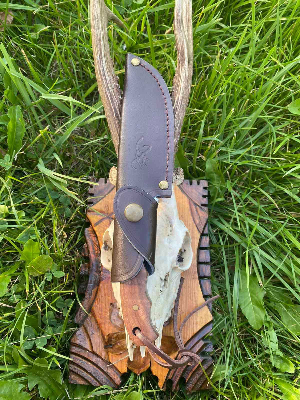 Ловен нож BROWNING дървена дръжка калъф свирка точило ножове лов къмпи