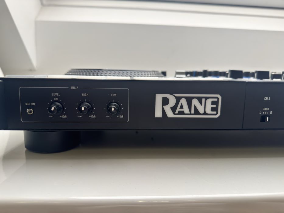 DJ миксер Rane FOUR