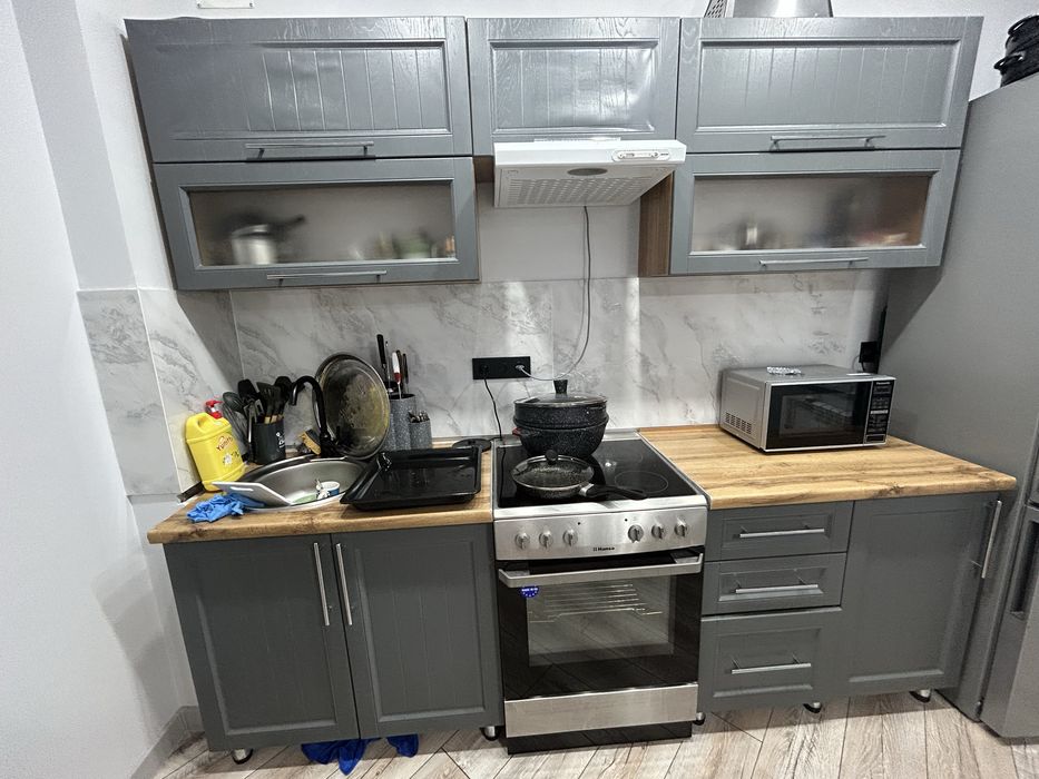 кухонный гарнитур продам