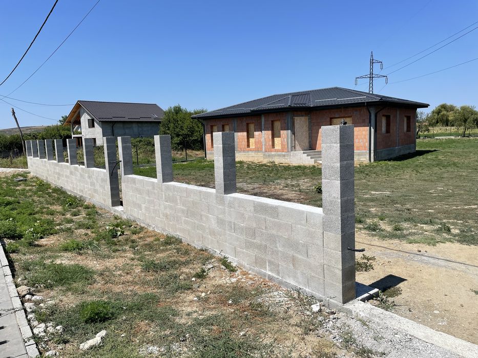 Casa constructie noua la rosu in comuna simnicul de sus sat milesti