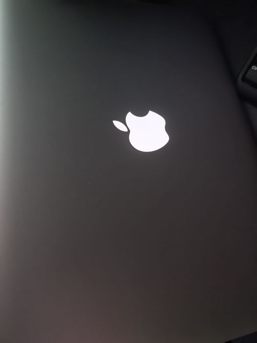 Vând sau Schimb Apple Macbook AIR 2017