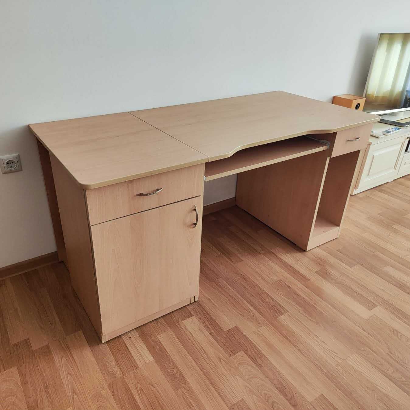 Голямо и функционално бюро 70/150см