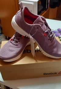 Reebok,marimea 40,nou