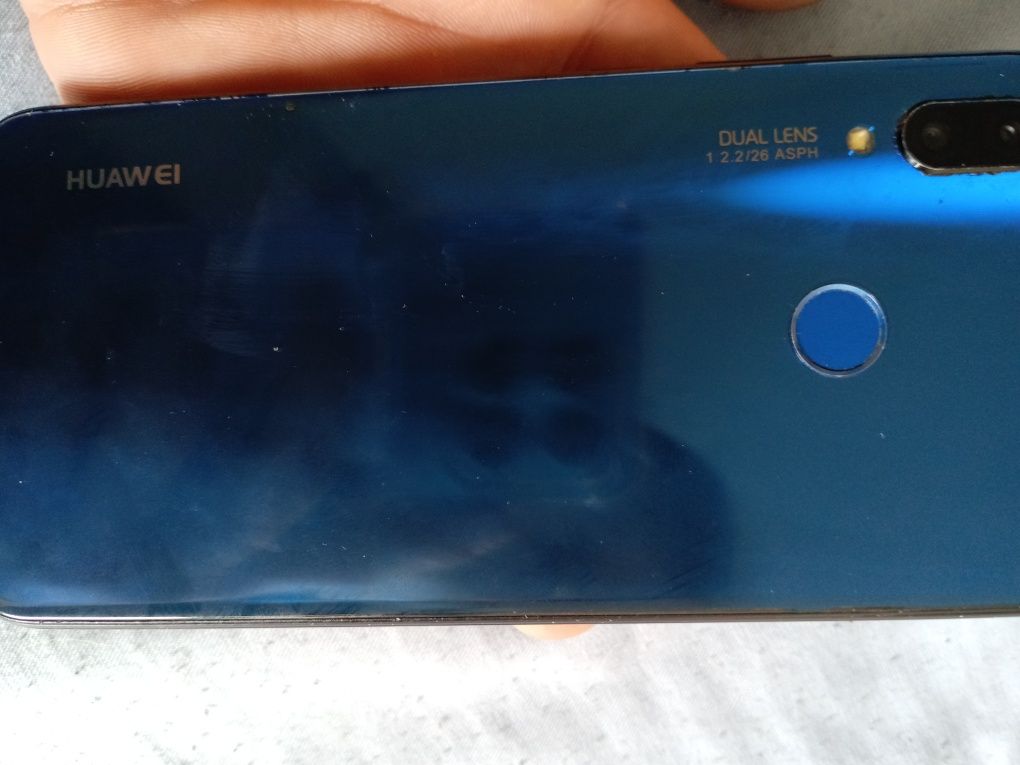 HUAWEI P20 Iite продам