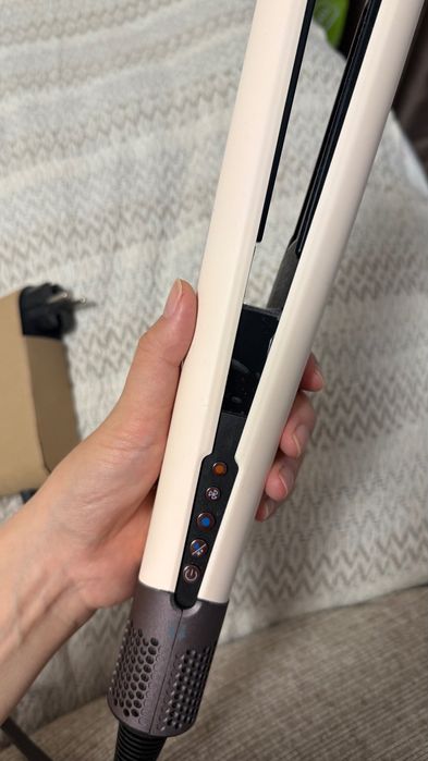 Dyson фен-выпрямитель