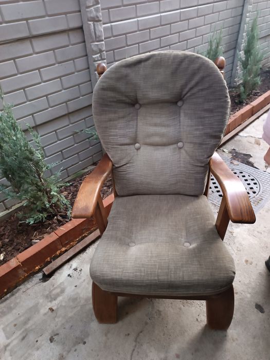 Set Canapea cu scaune din lemn masiv