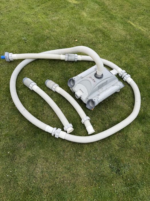 Aspirator automat pt piscine mici