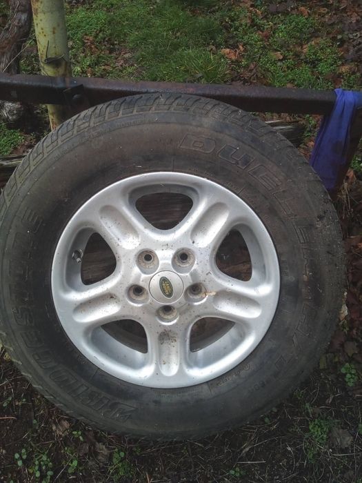 Джанта с гума за джип ленд ровър