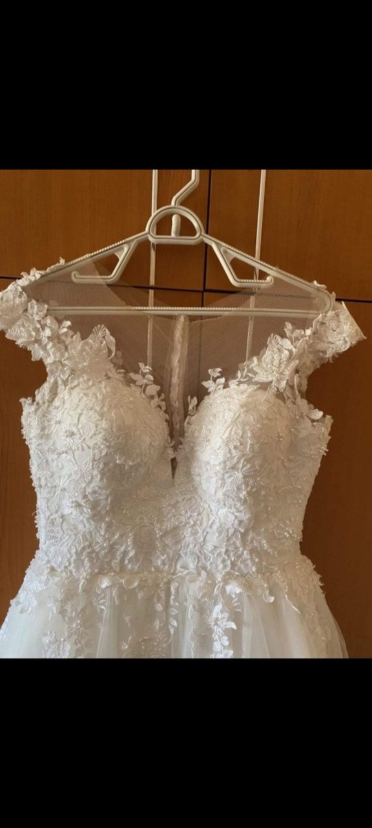 Vând rochie de mireasă