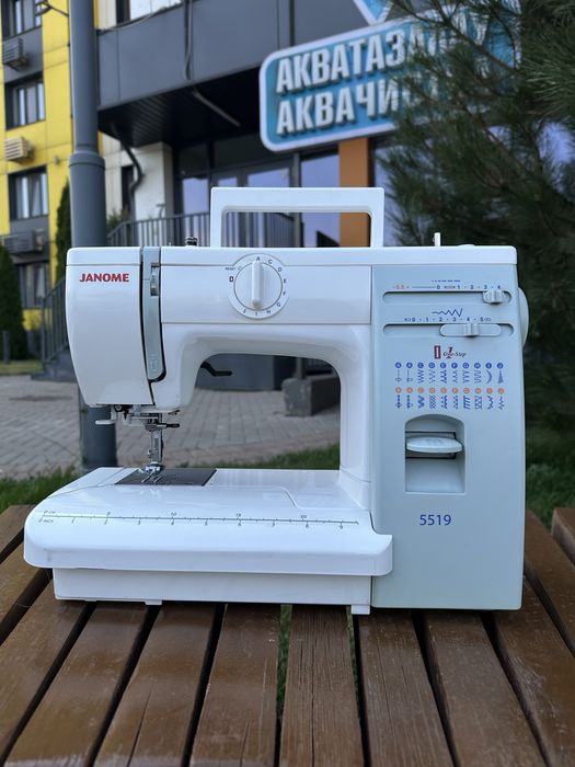 Швейная машина Janome 5519