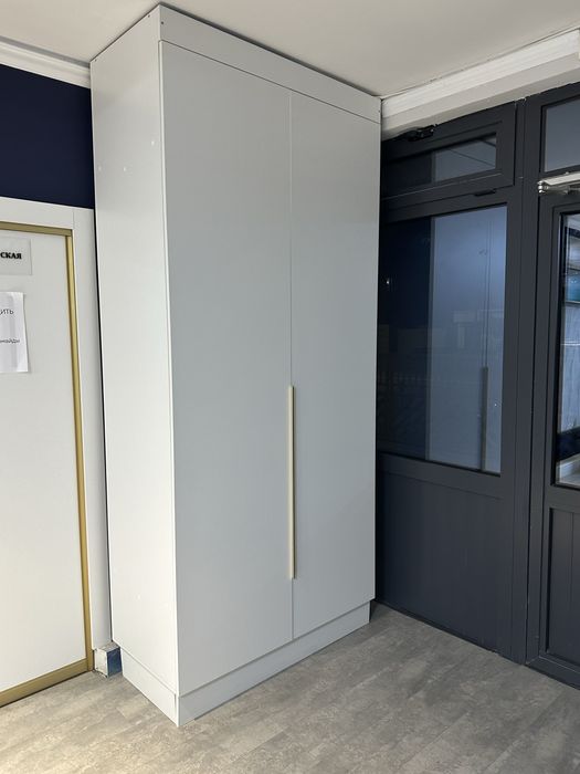 Шкаф белый для прихожей