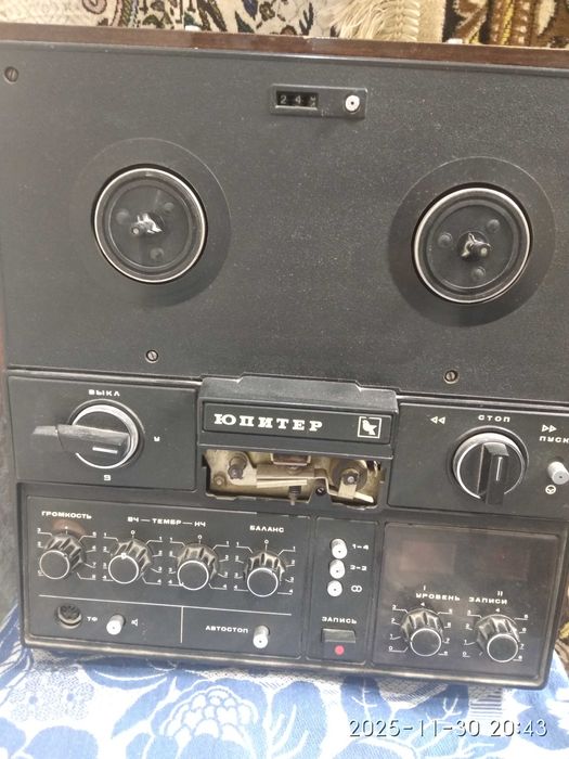 Продаётся катушечный магнитофон Юпитер 203