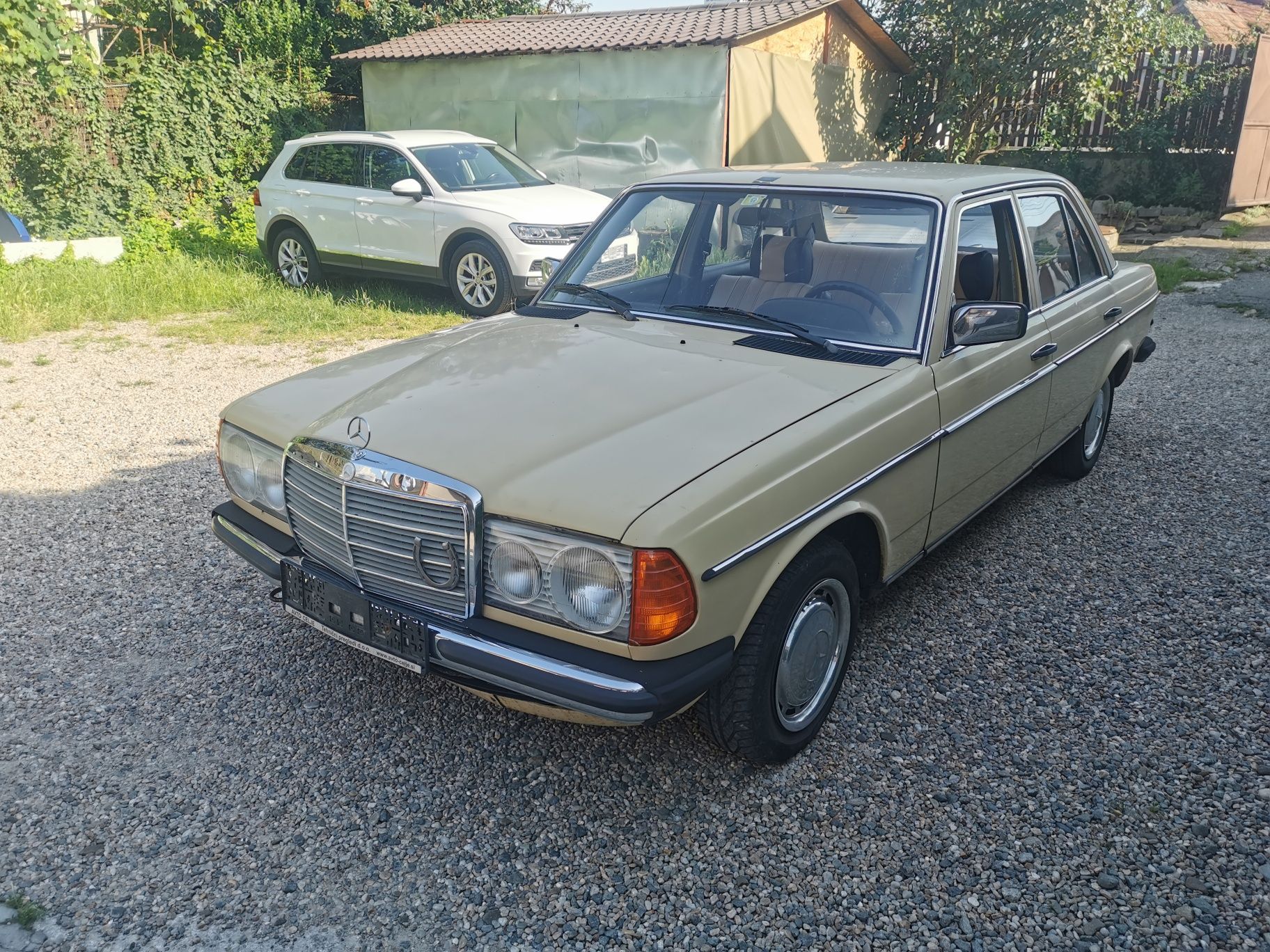 Mercedes Benz 200D w123