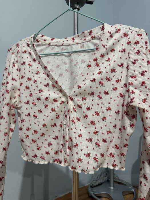 Продам вещи б/у в хорошем состоянии по 1000 тенге