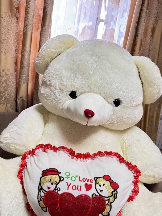 Продаётся мишка белый большой
