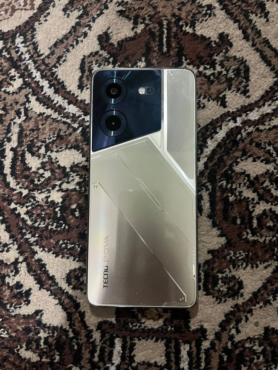 Tecno pova 5 8/256gb ideal obmen bor