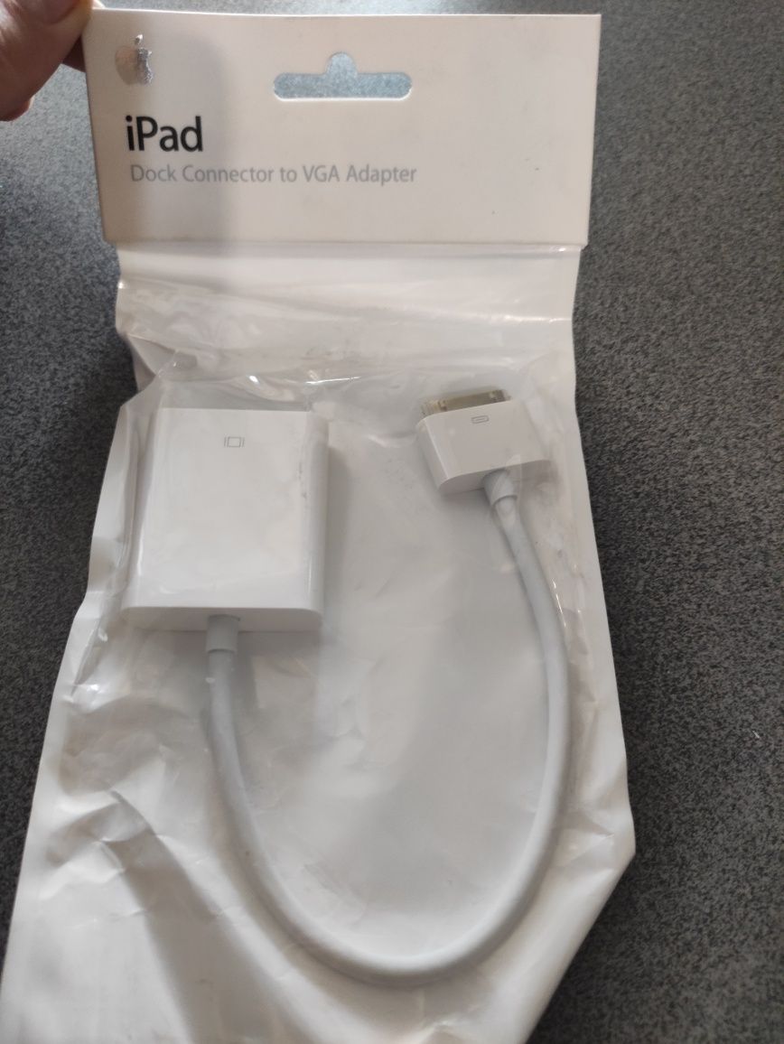iPad Dock Connector to VGA adapter