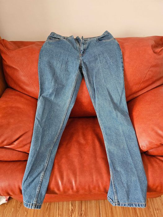 Vand  pantaloni blugies barbati marimea 34