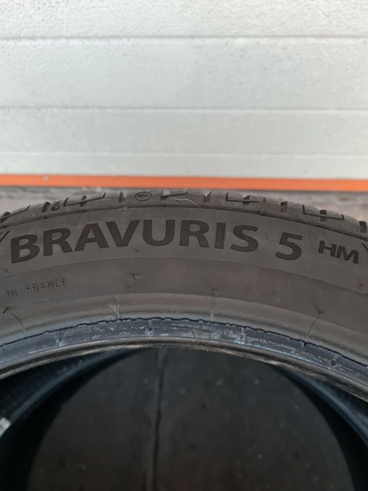 Летни гуми 2 броя BARUM Bravuris5 215 45 R18 дот 4421