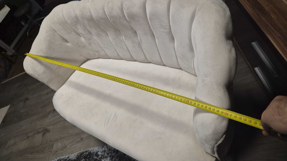 Canapea/bancheta 2 persoane crem eleganta cu picioare metalice aurii