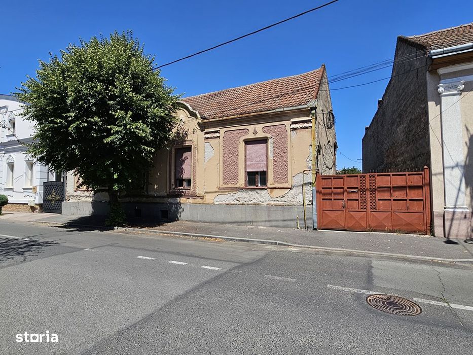 Casa cu teren de 1756mp in Centru