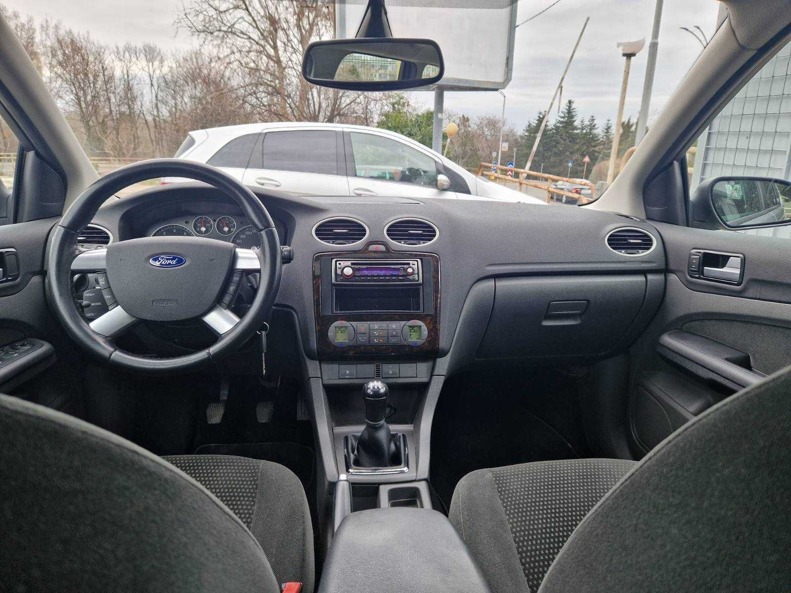 Ford Focus Ghia 2.0i