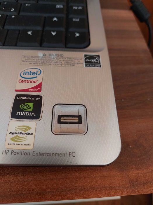 Продавам лаптоп HP Pavilion dv2700със зарядно