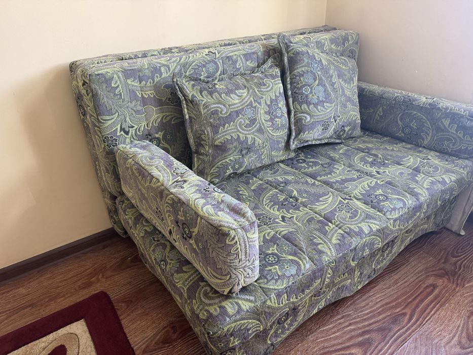 Диван кровать полторашка в хорошем состоянии