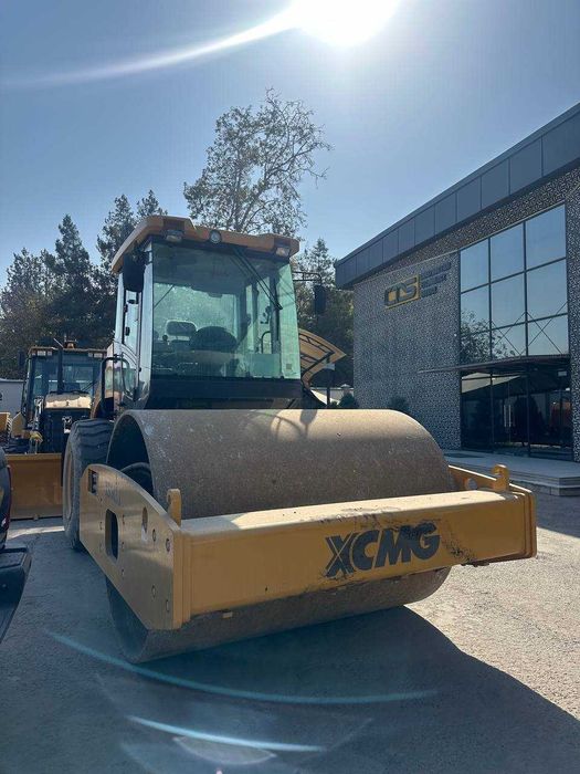 Продается Одновальцовый вибракаток XCMG XS143J