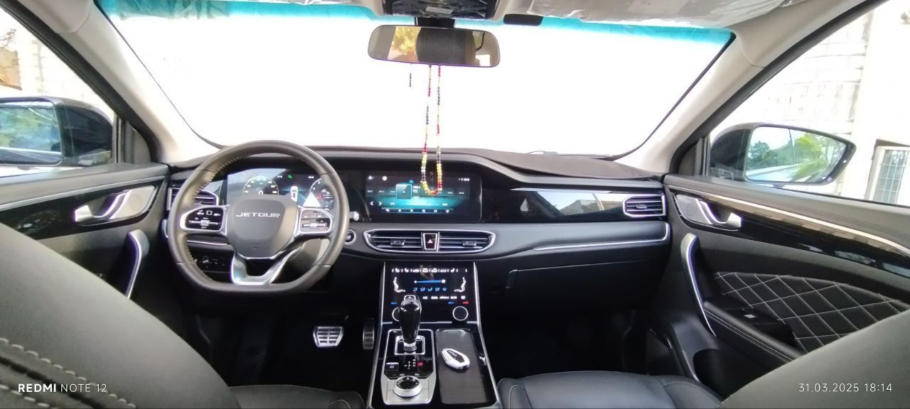 Jetour X95 full чёрного цвета