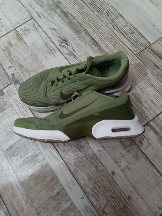 Продавам маратонки Nike